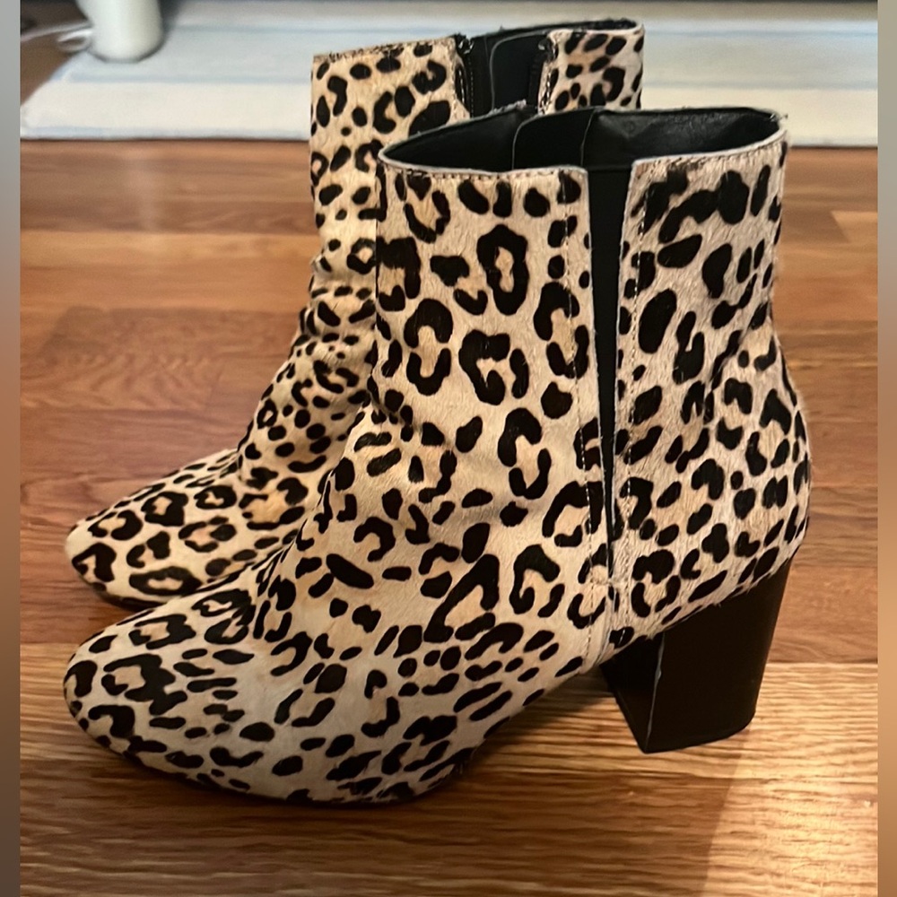 Cheetah heeled boot / great condition